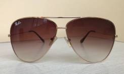 Очки Ray-Ban.