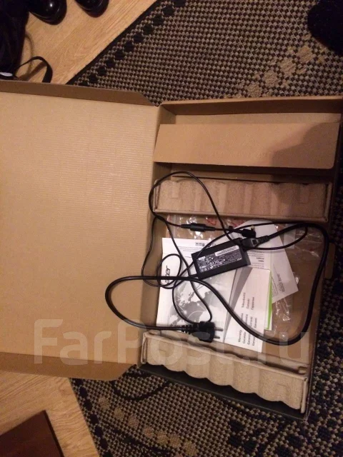 Acer Aspire E15. 1,7����, ��� 4 ��, ���� 500���, WiFi: 1, Bluetooth: 1, ����������� �� 2��. ����