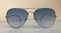 Очки Ray-Ban.