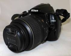 Nikon D5000 Kit. 20 и более Мп, зум: 5х
