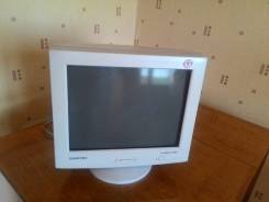 Samsung. 17" (43 см), технология CRT (ЭЛТ)