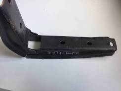 Кронштейн порога. Toyota Land Cruiser, FZJ80, HDJ80, HDJ81, HZJ80, HZJ81 Двигатели: 1HZ, 1HDT, 1FZFE, 1HDFT, 1FZF