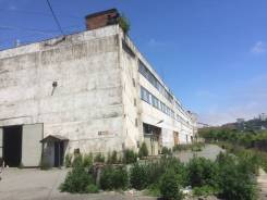 Торговые помещения в новом ТЦ. Ведется реконструкция здания. 20 000 кв. м., улица Фадеева 32, р-н Фадеева. Дом снаружи