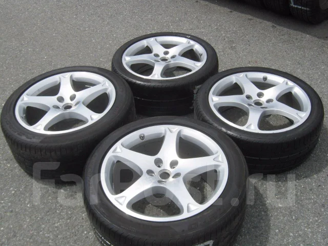 Ferrari. 8.0/10.0x19", 5x114.3 ����