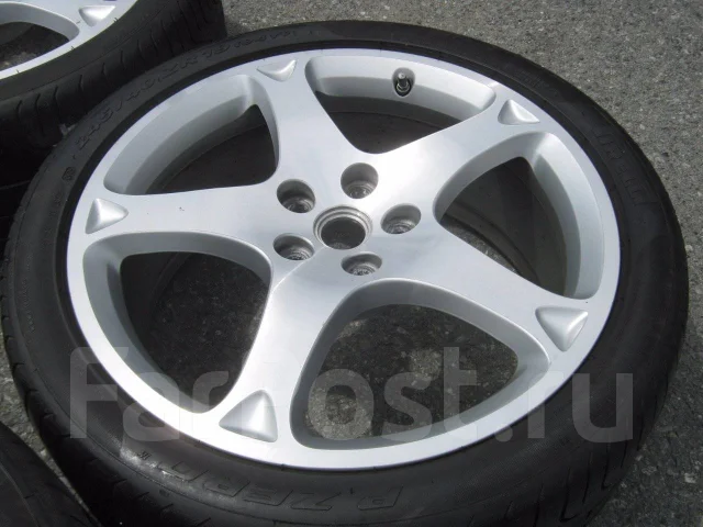 Ferrari. 8.0/10.0x19", 5x114.3 ����