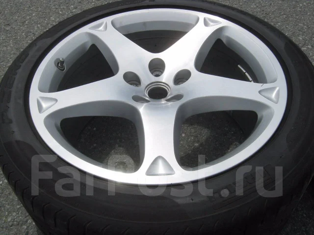 Ferrari. 8.0/10.0x19", 5x114.3 ����