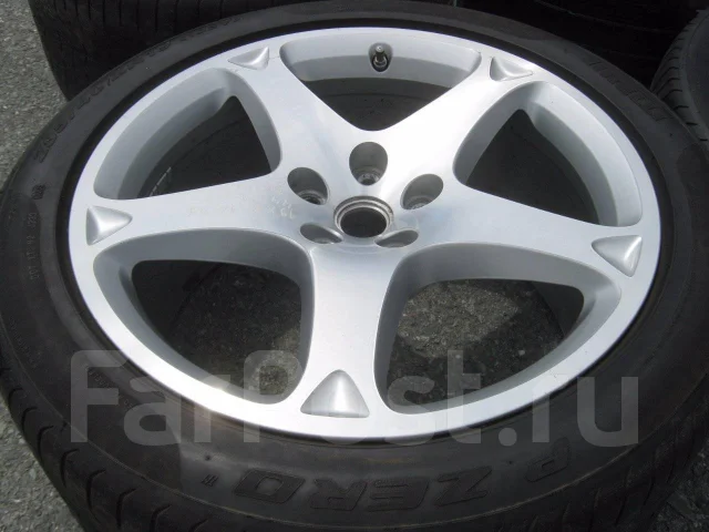 Ferrari. 8.0/10.0x19", 5x114.3 ����