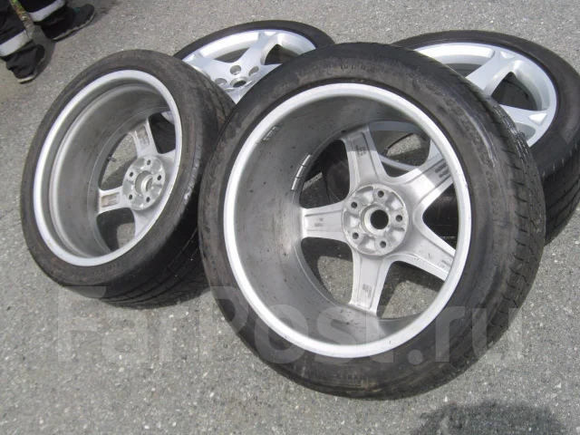 Ferrari. 8.0/10.0x19", 5x114.3 ����