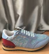Кроссовки. 37