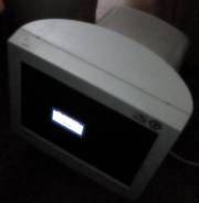 Samsung. 17" (43 см), технология CRT (ЭЛТ)