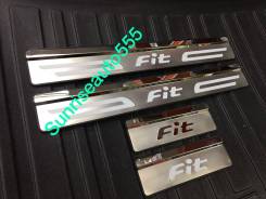 Порог пластиковый. Honda Fit