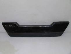 Накладка крышки багажника. Nissan X-Trail, T31, NT31, DNT31, TNT31 Двигатели: QR25DE, M9R127, MR20DE, M9R, M9R130, M9R110. Под заказ
