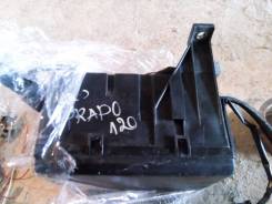 Блок предохранителей под капот. Toyota Land Cruiser Prado, TRJ120W, TRJ120