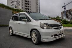 Honda Fit. вариатор, передний, 1.3 (86 л.с.), бензин, 220 тыс. км