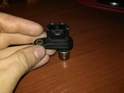 Датчик положения коленвала. Toyota Platz, SCP11 Двигатель 1SZFE