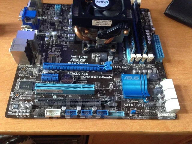 Socket FM1 ����