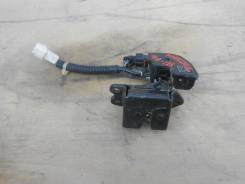 Замок двери. Toyota Corolla Fielder, NZE124, ZZE124, ZZE124G, ZZE123, ZZE122, NZE124G, NZE121G, ZZE123G, ZZE122G, NZE121 Двигатели: 1NZFE, 1ZZFE, 2ZZG...