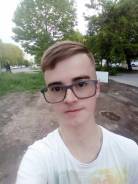 Бармен-официант. Незаконченное высшее образование (студент)