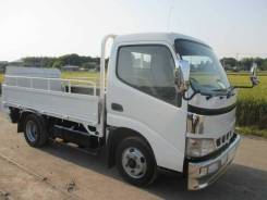 Toyota Dyna. 2004 бортовой с аппарелью, 2 700 куб. см., 2 000 кг. Под заказ