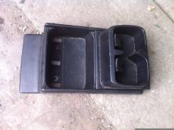 Бардачок. Toyota Wish, ANE11, ANE10, ZNE10, ZNE14, ANE10G, ZNE14G, ZNE10G, ANE11W Двигатели: 1ZZFE, 1AZFSE, D4, 1AZFE
