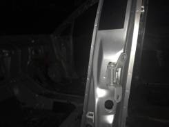 Крепление боковой двери. Toyota: Ipsum, bB, Mark II Wagon Qualis, Picnic Verso, RAV4, Windom, Camry Gracia, WiLL Vi, Camry, Avensis Verso, Opa, Prius...