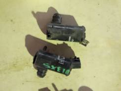 Мотор бачка омывателя. Toyota Altezza, GXE10, GXE10W, GXE15, GXE15W, JCE10, JCE10W, JCE15, JCE15W, SXE10 Двигатели: 1GFE, 2JZGE, 3SGE