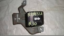 Ручка открывания капота. Nissan Presage, VU30, TU30, VNU30, HU30, U30, NU30, TNU30 Nissan Bassara, JU30, JVU30, JTU30, JNU30, JTNU30, JVNU30, JHU30 Ni...