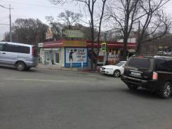 Помещение у дороги под торговлю, услуги, пункт выдачи 17 кв. м. 18 кв. м., проспект 100-летия Владивостока 74а, р-н Вторая речка. Дом снаружи