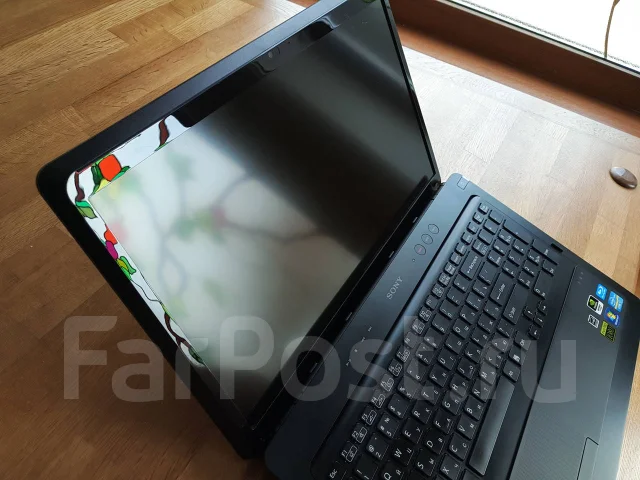 Sony VAIO VPC-F22S1R. 16.4", 2����, ��� 6 ��, ���� 640���, WiFi: 1, Bluetooth: 1, ����������� �� 10��. ����