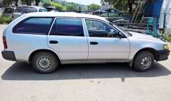 Toyota Corolla. механика, передний, 1.3, бензин