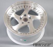 Rotiform. 8.5x18", 5x120.00, ET35, ЦО 72,6 мм. Под заказ