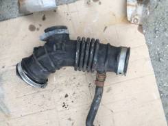 Патрубок воздухозаборника. Nissan Almera Tino Nissan Primera, P12 Nissan Almera Двигатели: QG18DE, QG16DE, QG15DE