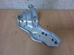 Кронштейн двери. Toyota Voxy, ZRR70, ZRR70G, ZRR70W, ZRR75, ZRR75G, ZRR75W Toyota Noah, ZRR70, ZRR70G, ZRR70W, ZRR75, ZRR75G, ZRR75W Двигатели: 3ZRFAE...