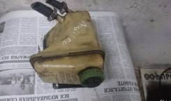 Бачок гидроусилителя руля.