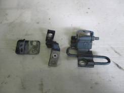 Петля передней правой двери VAG Volkswagen Passat B5