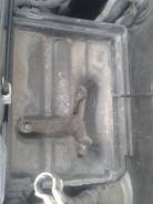 Кронштейн под аккумулятор. Toyota: Progres, Verossa, Crown, Altezza, Brevis, Origin, Mark II Wagon Blit, Crown Majesta, IS200 Lexus IS300, GXE10, JCE1...