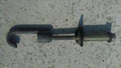 Болт крепления запасного колеса. Mitsubishi Delica, P24W, P25W, P35W Двигатели: 4G64MPI, 4D56