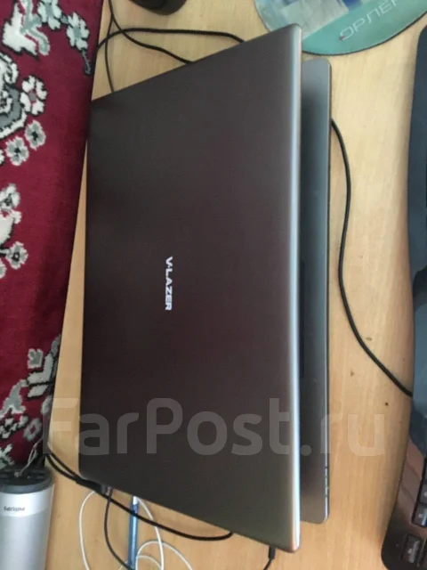 Vlazer I7304W. 17.3", 2,4����, ��� 8 ��, ���� 10 000���, WiFi: 1, Bluetooth: 1, ����������� �� 5��. ����