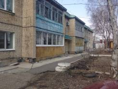 2-комнатная, улица Строительная 8. рядом - остановка в 2х шагах от дома, магазины, аптека, остановки автобусов., агентство, 50 кв. м. Дом снаружи