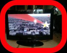 Samsung. 32" LCD (ЖК)