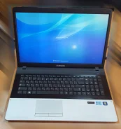 Samsung 300E7A. 17.3", 2,2����, ��� 4 ��, ���� 500���, WiFi: 1, Bluetooth: 1 ����