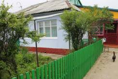 Продам Два Дома с хорошей Баней ! Торг . Улица Центральная 37, р-н Центр, площадь дома 77 кв. м., централизованный водопровод, электричество 27 кВт, о...