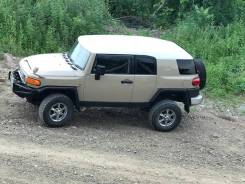 Toyota FJ Cruiser. автомат, 4wd, 4.0 (280 л.с.), бензин, 80 тыс. км