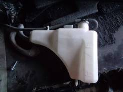 Расширительный бачок. Toyota Voxy, ZRR75W, ZRR75G, ZRR75, ZRR70, ZRR70W, ZRR70G Toyota Noah, ZRR75, ZRR75G, ZRR75W, ZRR70G, ZRR70W, ZRR70 Двигатели: 3...