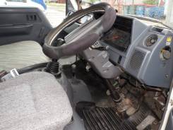 Toyota Hiace. 1993, 2 500 куб. см., 1 000 кг.