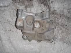 Кронштейн опоры двигателя. Land Rover Freelander, L359