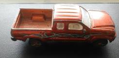 Машинка Toyota Tacoma в коллекцию.