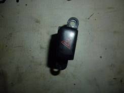Кнопка включения аварийной сигнализации. Toyota Vista, SV30, VZV33, VZV32, CV30, VZV31, VZV30, SV35, SV32, SV33 Toyota Camry, VZV33, VZV32, SV30, CV30...