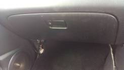 Бардачок. Toyota Kluger V, MCU25W, MCU20, ACU20, MHU28, ACU25, MCU25 Двигатели: 3MZFE, 2AZFE, 1MZFE
