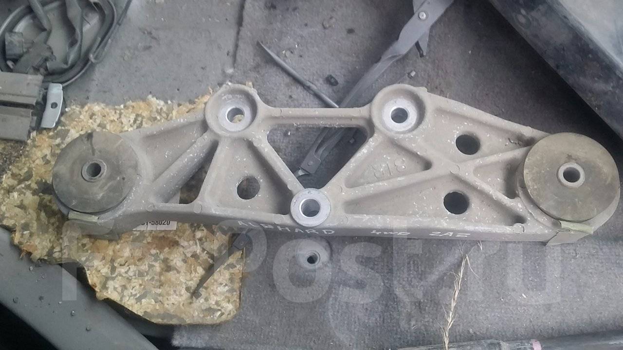 Кронштейн крепления редуктора навесного оборудования. Независимое крепление переднего редуктора нива. Крепление редуктора. Кронштейн редуктора. Моторные подушки тойота вокси комплект 2003 год.